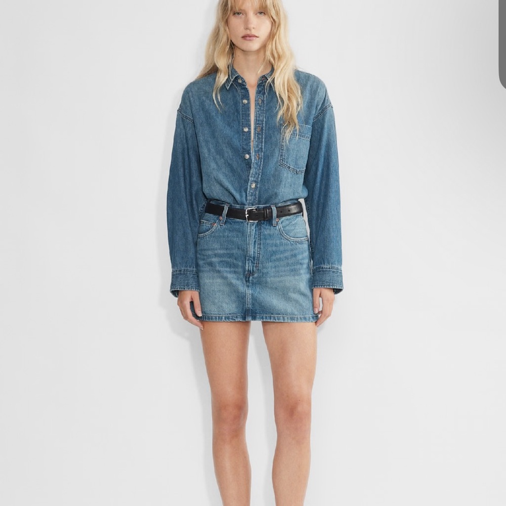 Aritzia Denim Forum The '90s Ricci Denim Skirt Size 25